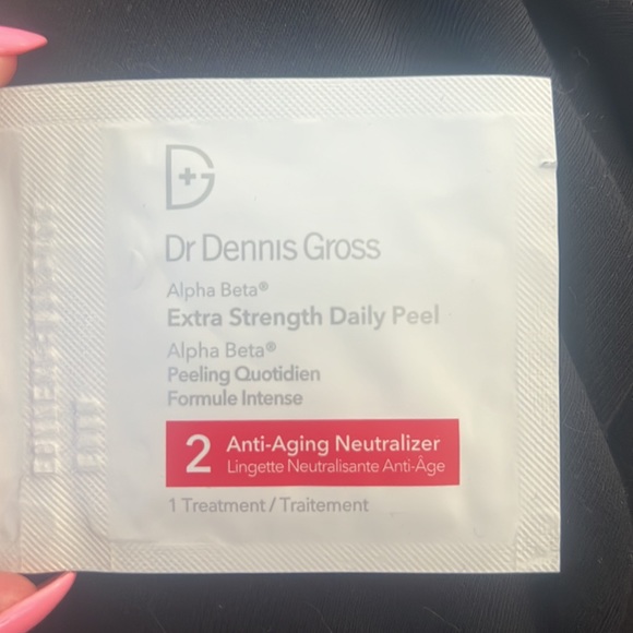 Dr Dennis Gross extra strength daily peel sample - Picture 4 of 5
